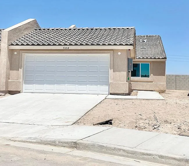 7254 E 37th Pl — Photo 1