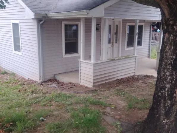 438 Bay St, Mount Carmel, TN 37645