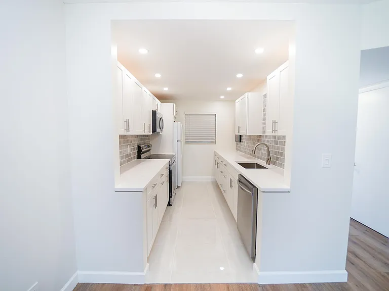 2660 SW 22nd Ave #1203 — Photo 4