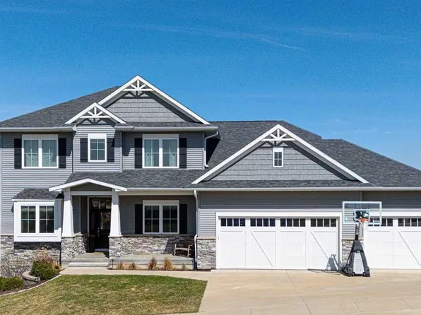 1340 Salm Dr, North Liberty, IA 52317