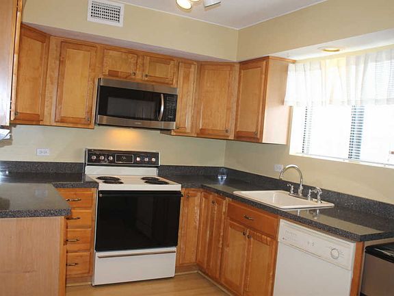 5th image of 131 W Brandon Ct Unit 25D