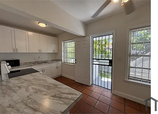 1421 SW 37th Ave — Photo 12