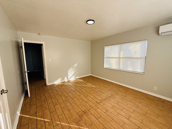 4th image of 761 22nd Ave S