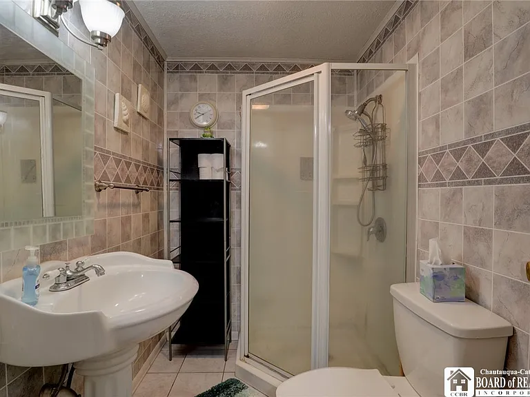 2372 Lakeside Dr — Photo 15