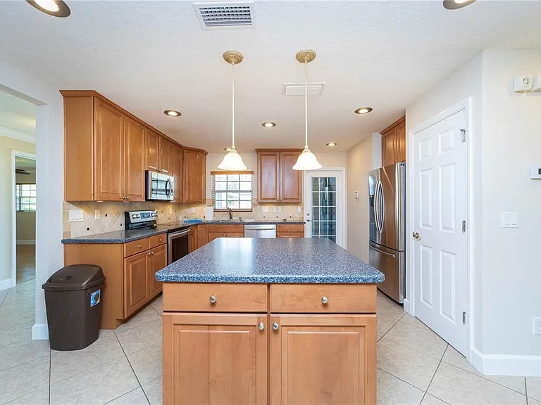 10 Blyth Pl — Photo 12