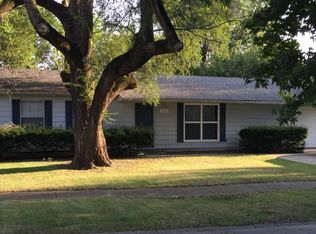 3001 W Daniel St, Champaign, IL 61821