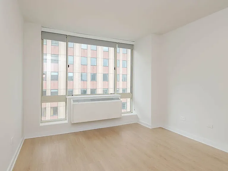 305 W 50th St #4A — Photo 3