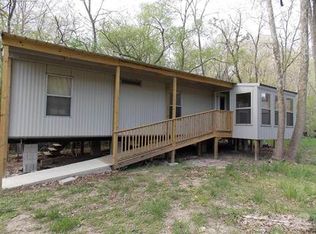 679 Fox Creek Rd, Mountain Grove, MO 65711