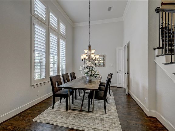 07-DiningRoom.jpg