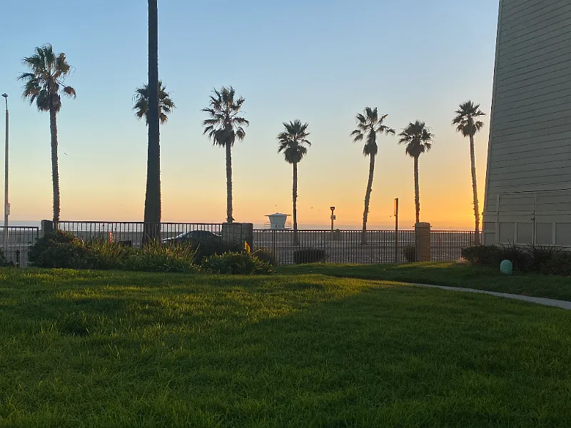383 E Surfside Dr #101