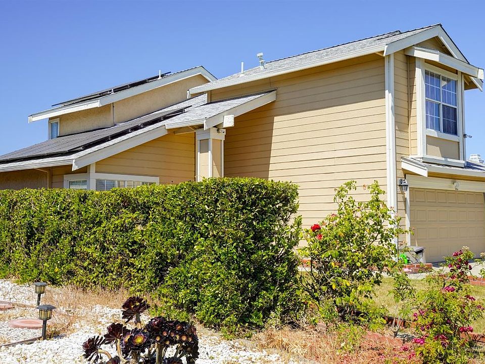 1st image of 26 Canterbury Cir
