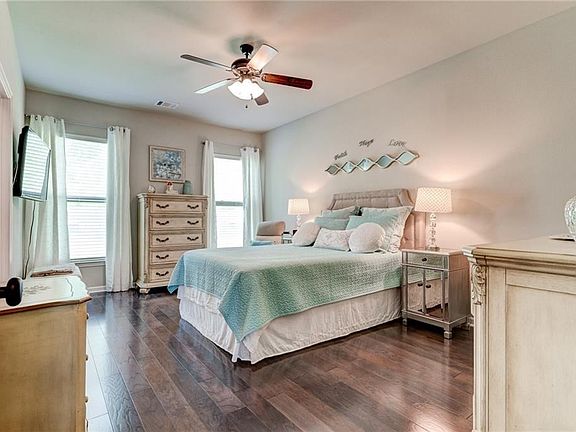 2nd image of 1097 Berkshire Dr