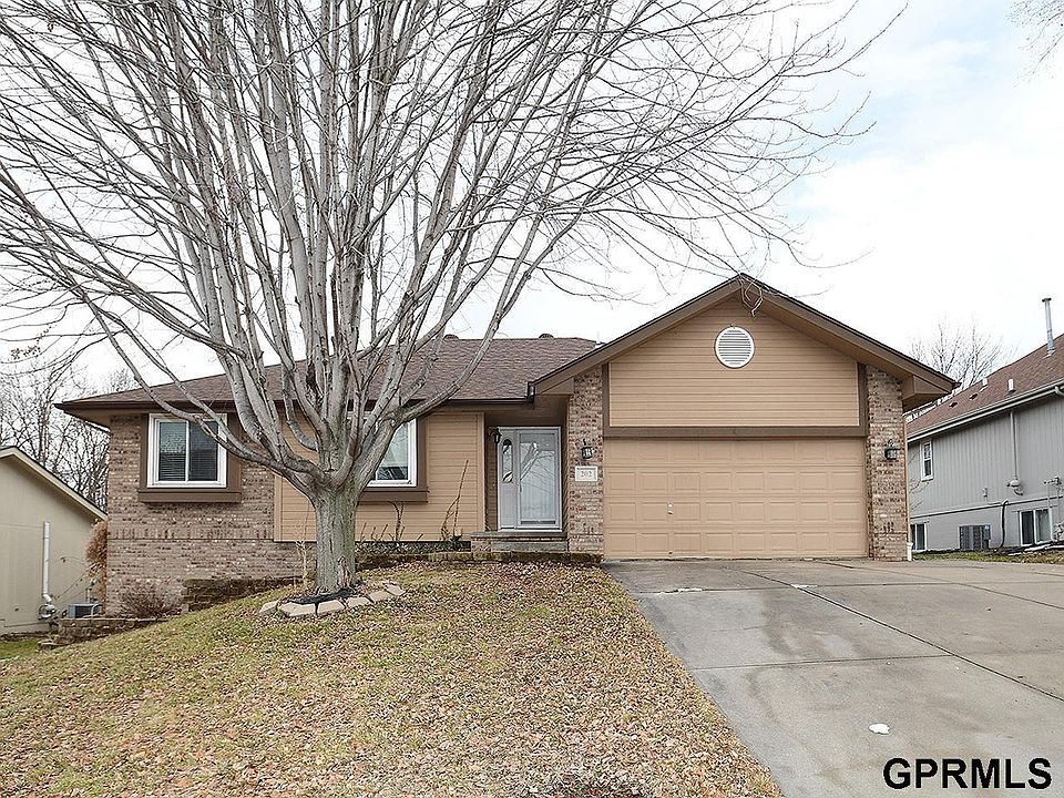 1st image of 202 Fleetwood Dr