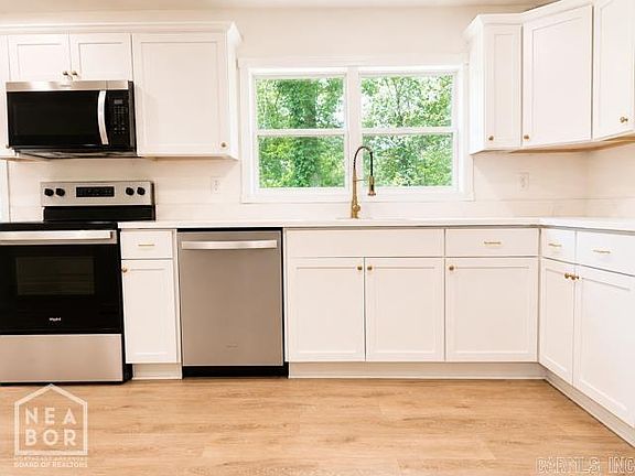 4th image of 1006 SE 3rd St