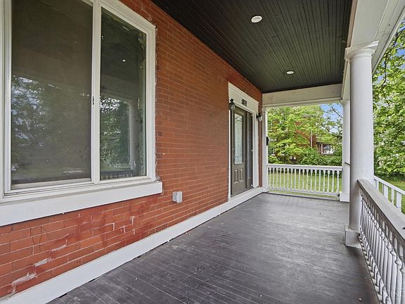 3rd image of 1833 Clarion Ave