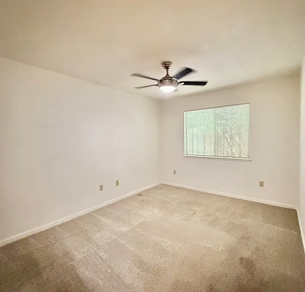 5663 Montclair Cir — Photo 27