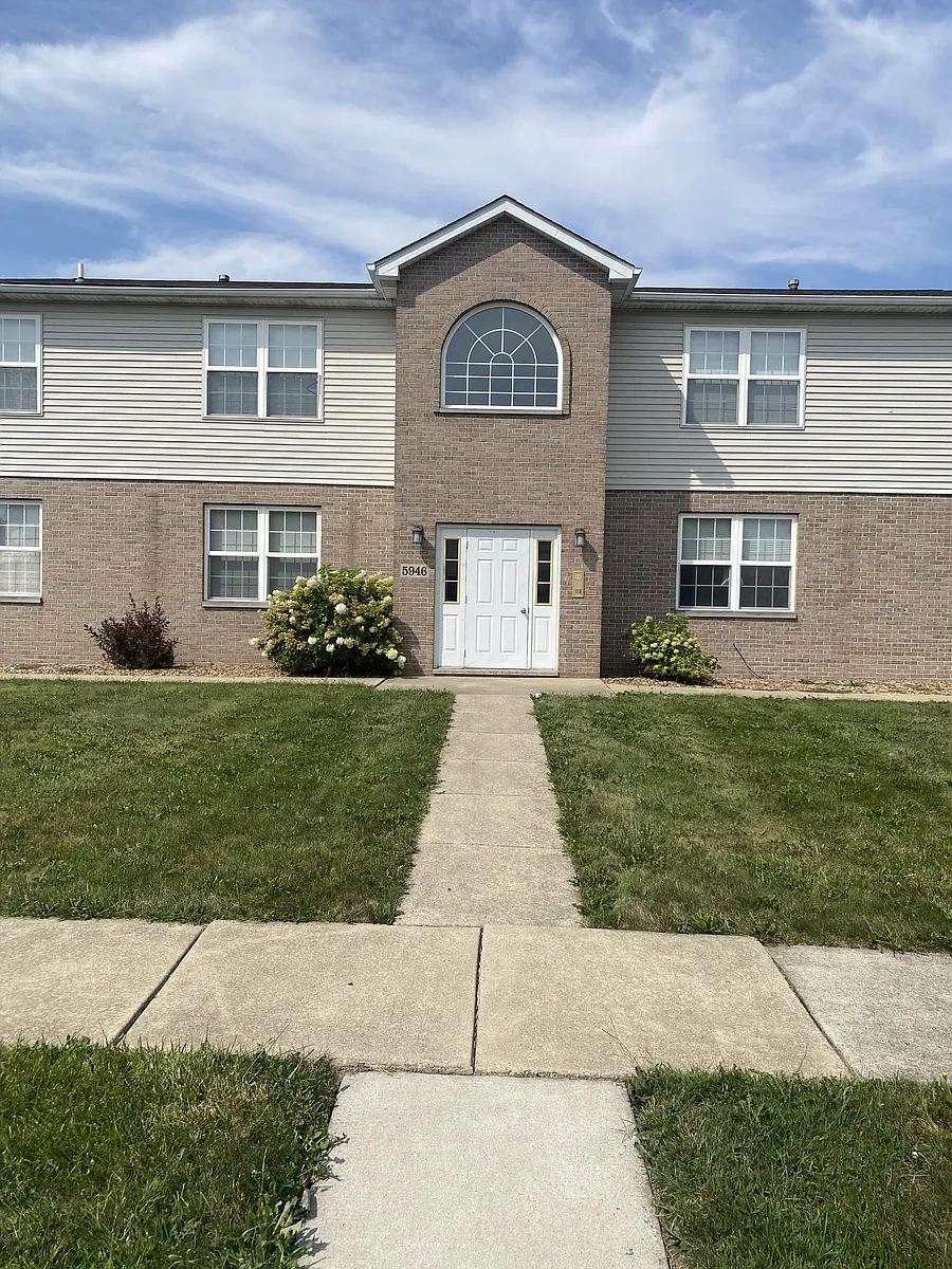 Photo 1 of 18 - 5946 Fiesta Ave #C - Portage, IN Primary Photo - 5946 Fiesta Ave #C