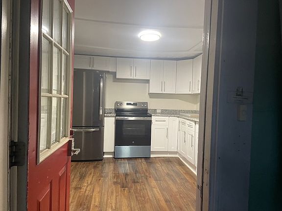 3rd image of 604 Jefferson St #1