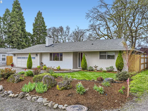 990 Beatrice Ave, Gladstone, OR 97027