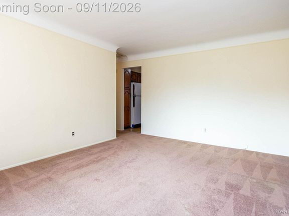 5th image of 3736 Harlow Ave