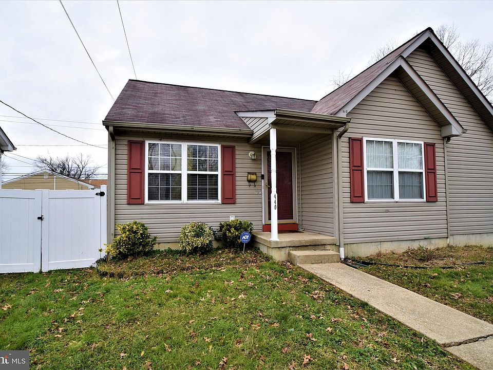 1st image of 440 Carver Dr