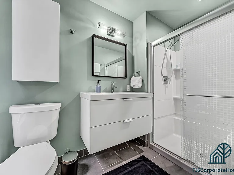 44 E Utica St #2B — Photo 12