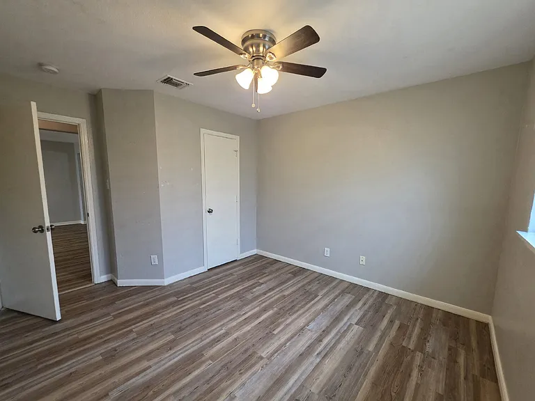 7202 Montgomery Dr — Photo 8
