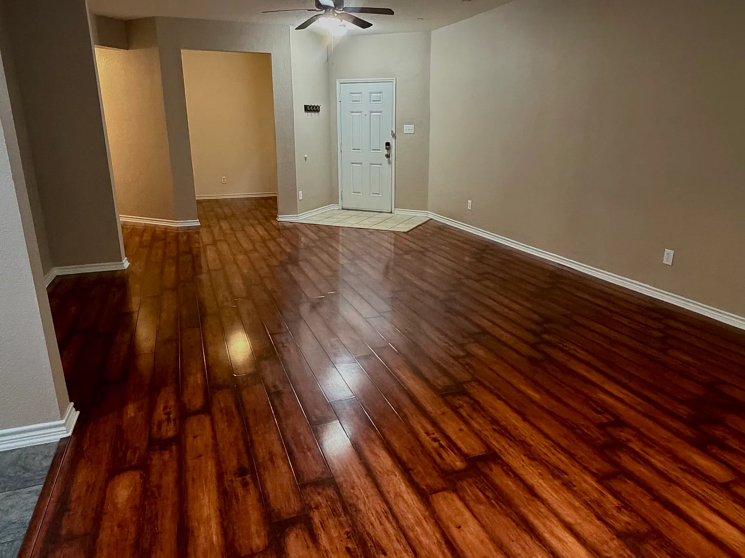 2 bed, 2.5 bath, 1896 sqft, $2,450 — Photo 4