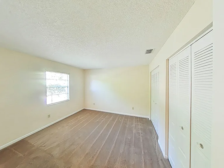 720 NE 30th Ave #P — Photo 6