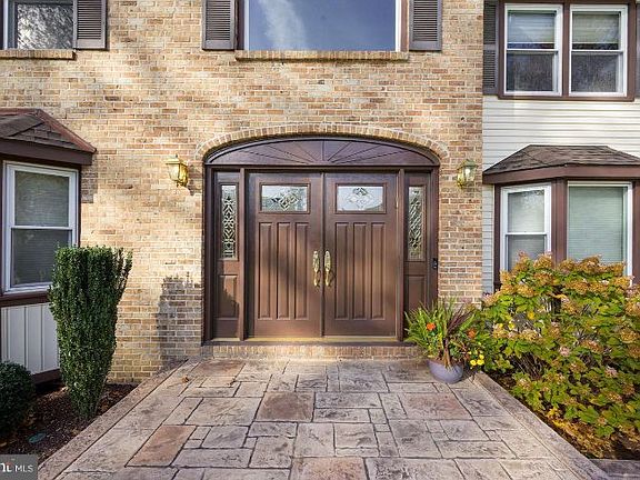 4th image of 2105 Aqueduct Ln
