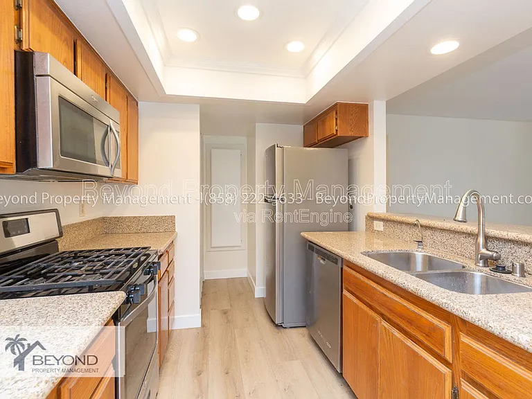 9316 Twin Trails Dr #104 — Photo 5
