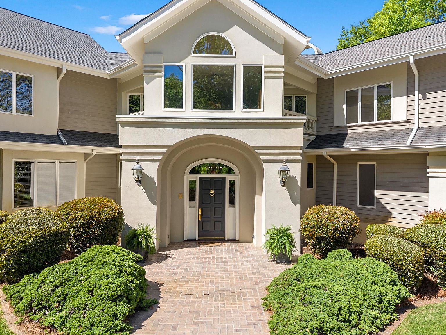 365 Twin Oaks Dr