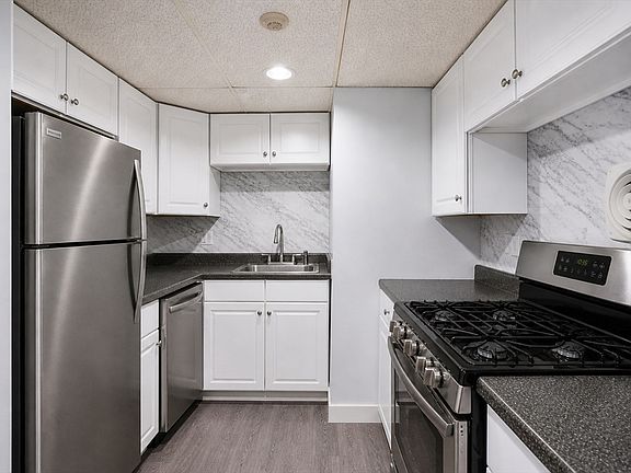 4th image of 16 Kingswood Dr #2