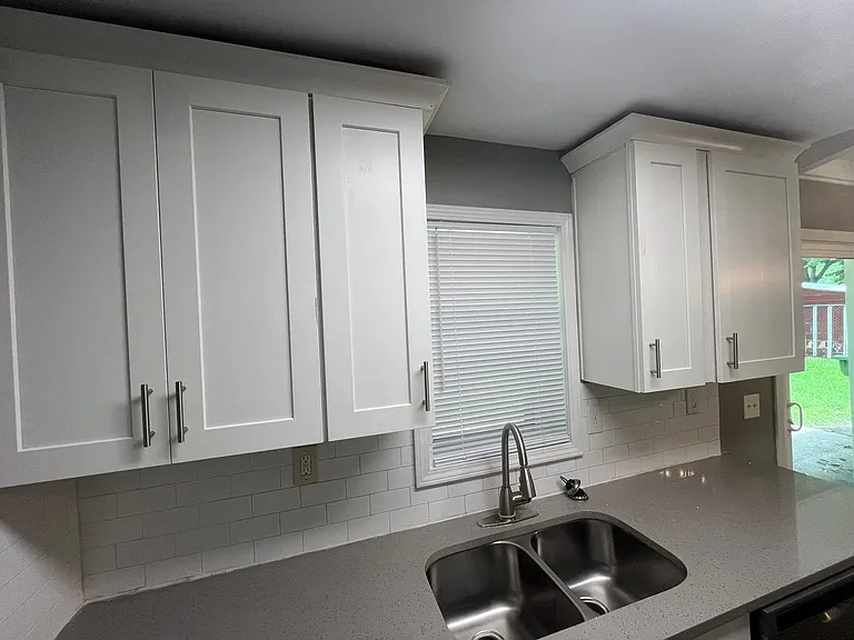 2503 Broadmoor Dr — Photo 11