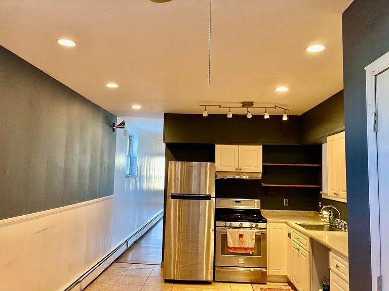 1028 E Passyunk Ave #2 — Photo 2