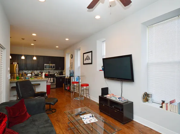 1501 W Superior St #1F, Chicago, IL 60642