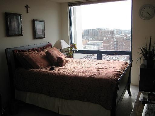2nd image of 1250 N La Salle Dr APT 1003