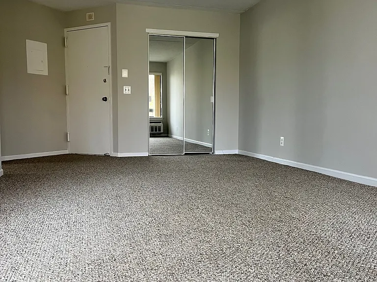 145 Wellington Ct #2A — Photo 9