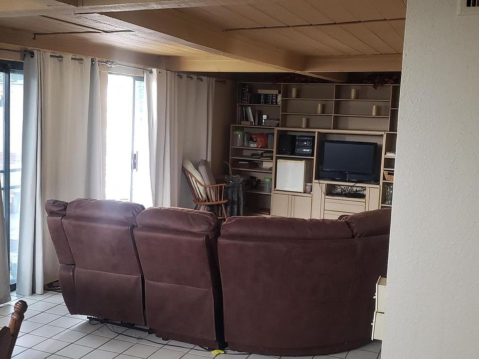 1st image of 203 E Meda Ave