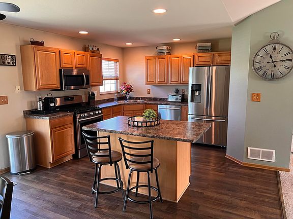 4th image of 606 S Balsam Dr