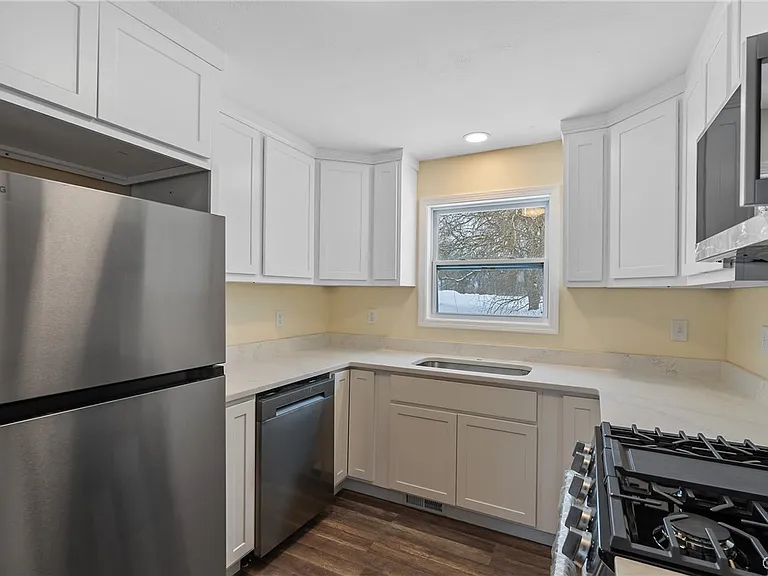 429 Beechwood Ave — Photo 7
