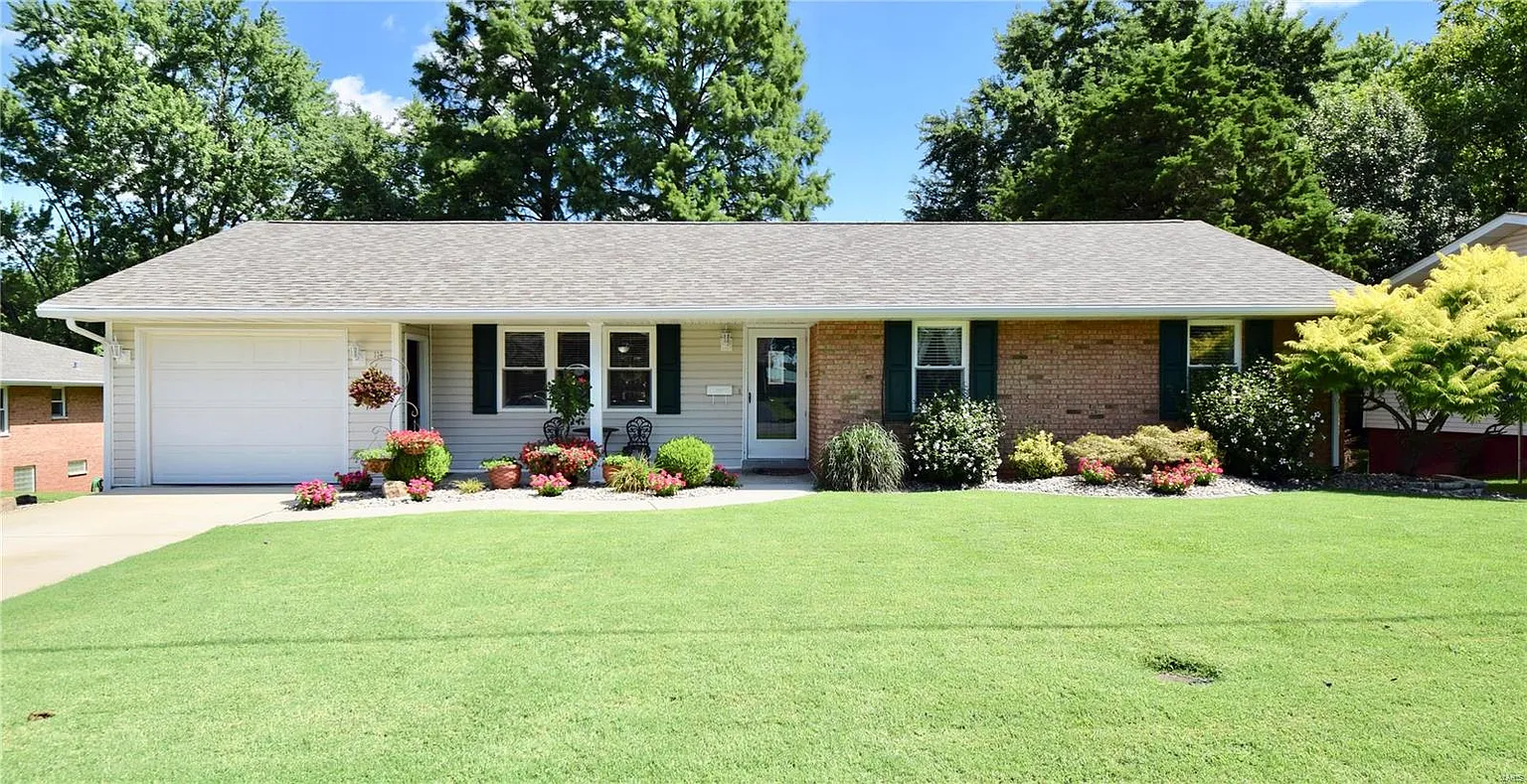 114 Dana Dr photo 1