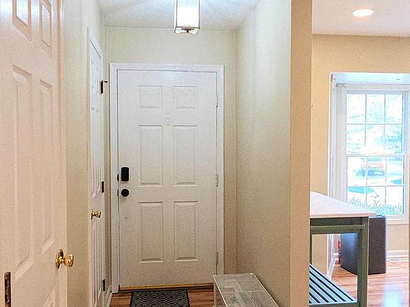 4th image of 703 Claridge Ct Unit R-3