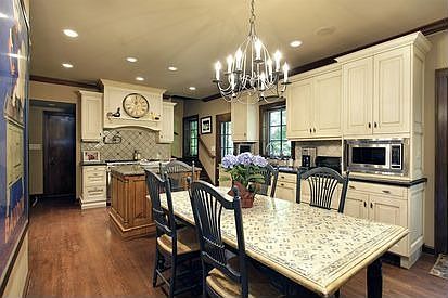 4th image of 303 N Deere Park Dr W