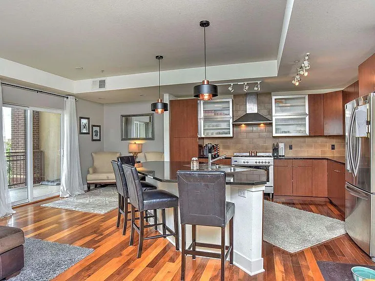 2240 N Clay St #409 — Photo 1
