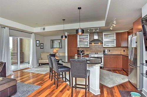 2240 N Clay St #409 Photo 1