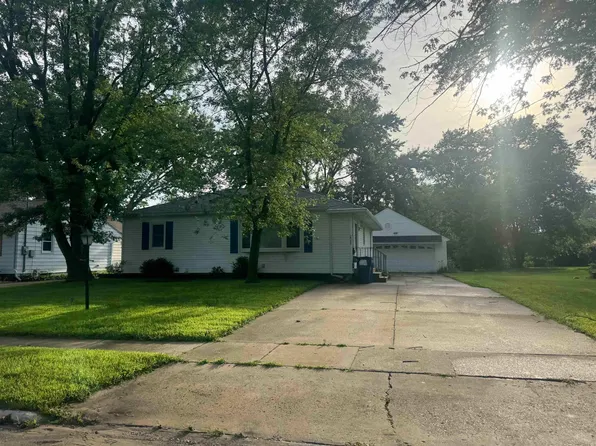 217 N Roosevelt Rd, Evansdale, IA 50707