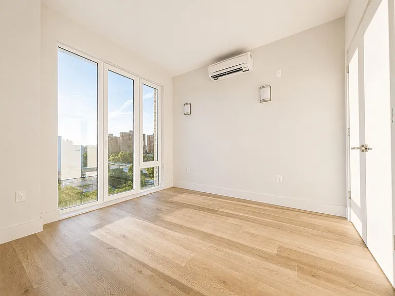 91 Bruckner Blvd #701 — Photo 3