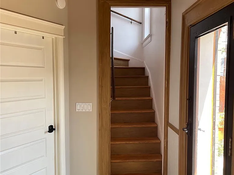 1748 N High St #3 — Photo 8