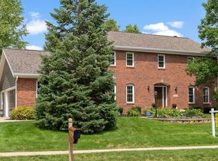 5747 Sandhill Dr, Middleton, WI 53562